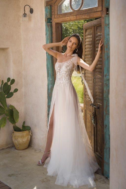 Julie Vino A Line Wedding Dresses Illusion One Shoulder Appliques Bridal Gowns Sweep Train Side Split Beach Backless Wedding Dress