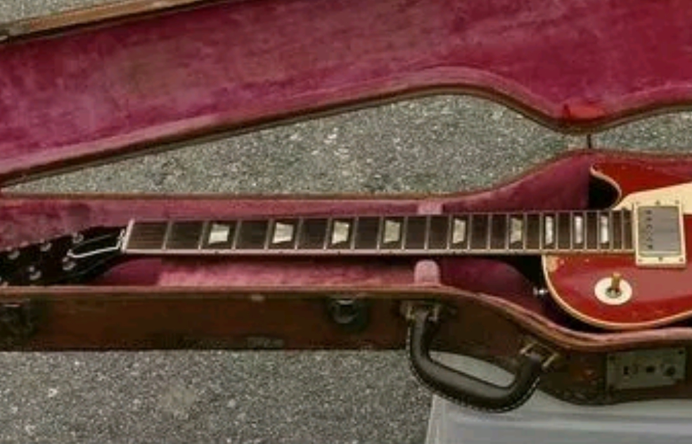 Custom Shop 1958 Heavy Relic Red Crimson Aged Top Electric Guitar Black Back, One Piece Neck & Body, Little Pin Tone Pro Bridge, Tulip Tuner
Custom Shop 1958 Heavy Relic Red Crimson Aged Top Electric Guitar Black Back, One Piece Neck & Body, Little Pin Tone Pro Bridge, Tulip Tuner