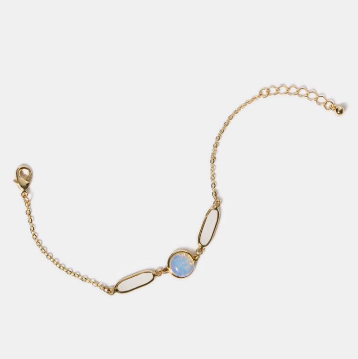 Wholesale-New Women Temperament Bracelet Fashion Simple Handmade Geometric Gold Resin Bracelet Girlfriend Holiday Gift Charm Bracelets
Wholesale-New Women Temperament Bracelet Fashion Simple Handmade Geometric Gold Resin Bracelet Girlfriend Holiday Gift Charm Bracelets