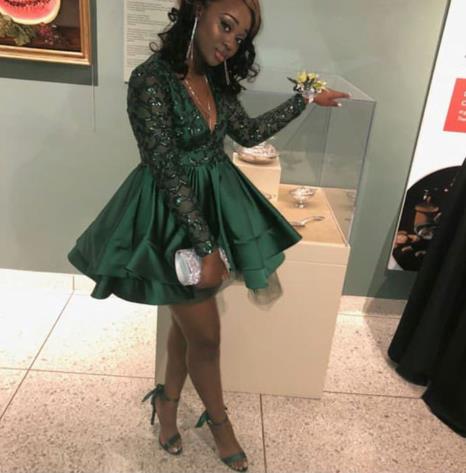 2019 Sexy Short Prom Dresses V Neck Long Sleeves Sequined Formal Evening Gowns Emerald Green Party Pageant Dress For Women