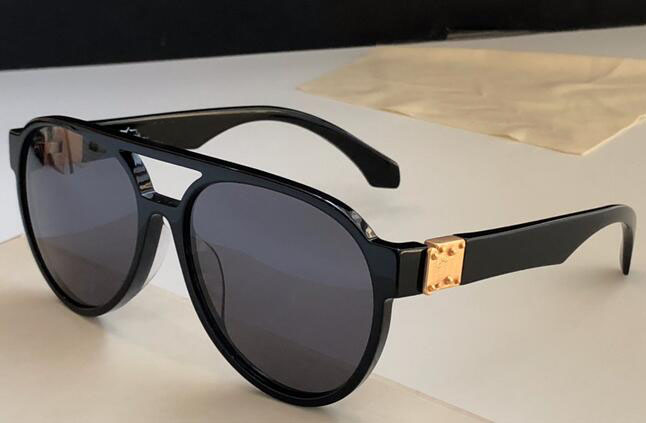 2020 Fashion Round sunglasses for Men Metal Style Sunglasses Classic Vintage Brand Designer Sun Glasses Oculos De Sol with box case
2020 Fashion Round sunglasses for Men Metal Style Sunglasses Classic Vintage Brand Designer Sun Glasses Oculos De Sol with box case