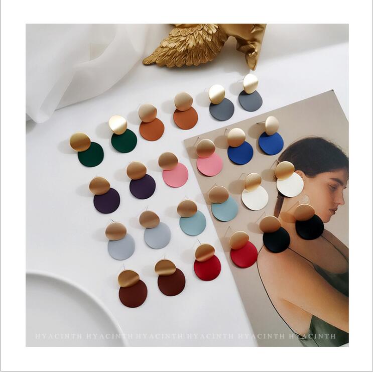 Contrast Earrings Retro Round Stud S925 Silver Pin Vintage Earing Ins Slim Fashion Earing Lady Jewelry Christmas Party Wedding Gifts C7111
Contrast Earrings Retro Round Stud S925 Silver Pin Vintage Earing Ins Slim Fashion Earing Lady Jewelry Christmas Party Wedding Gifts C7111