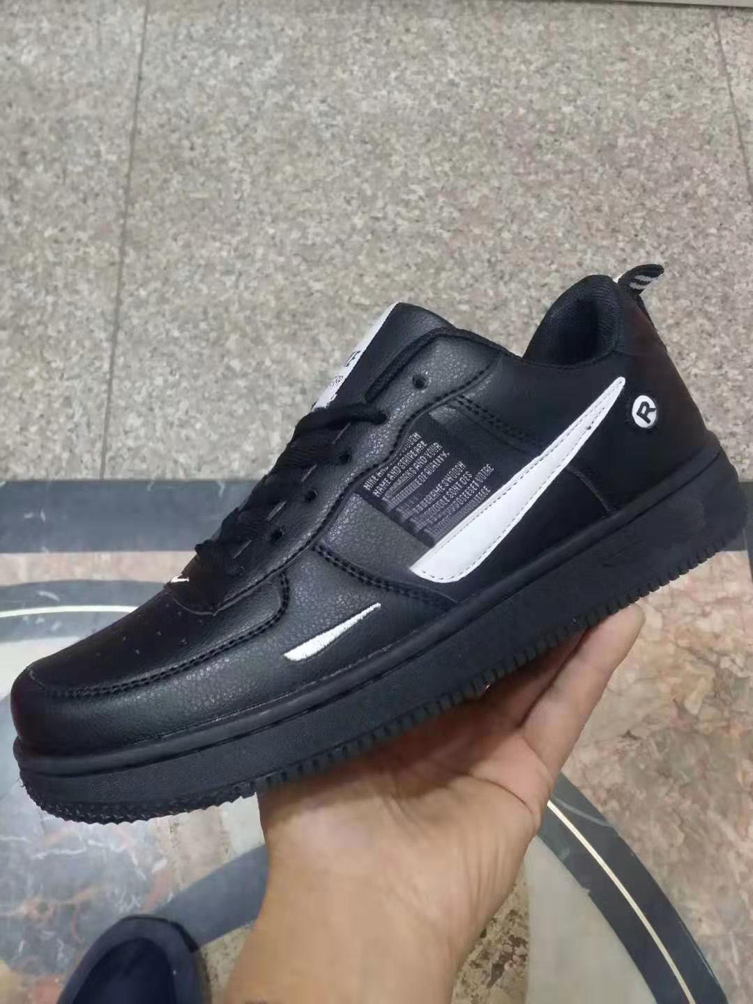 New Forces Men Women casual Shoes Low Cut one 1 White Black Skateboarding Classic AF 1s Fly chaussure homme femme Trainers sports Sneakers
New Forces Men Women casual Shoes Low Cut one 1 White Black Skateboarding Classic AF 1s Fly chaussure homme femme Trainers sports Sneakers
