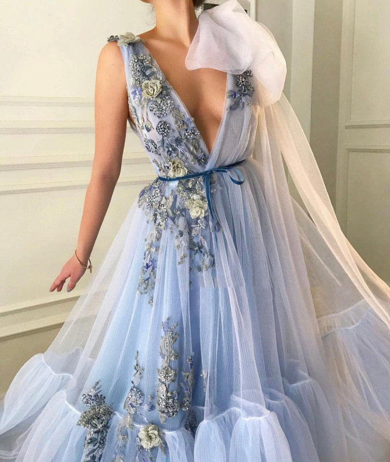 Modest A Line Evening Prom Dress Sleeveless V Neck Tulle Lace Party Dress Floor Length Applique Sequins Sash robes de soirée