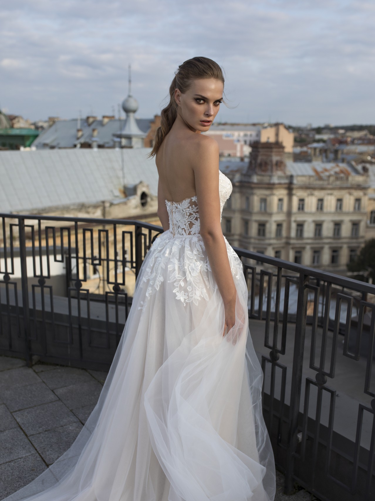2019 Riki Dalal Cheap Wedding Dresses With Wrap Lace A Line Beach Bridal Gowns Custom Made Boho Wedding Dress Plus Size robe de