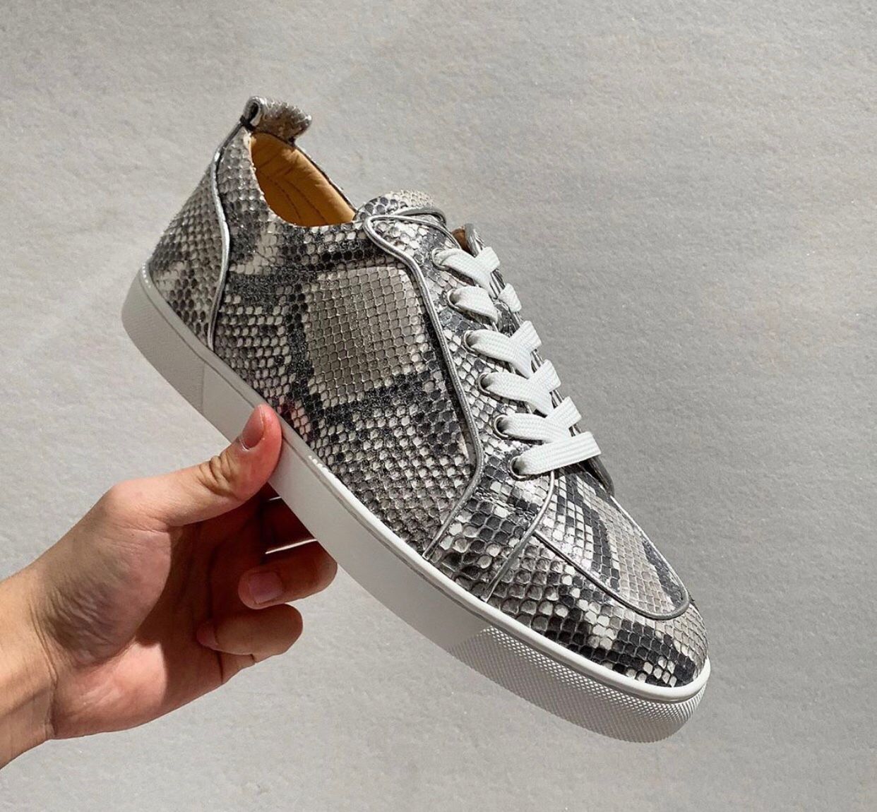 TOP Fashion Rantulow Python Leather Red Bottom Sneakers Casual Shoes Mens&Women Luxury Trainer Brand-new Party Wedding Dress EU35-47, Original box;dust bag;card 
TOP Fashion Rantulow Python Leather Red Bottom Sneakers Casual Shoes Mens&Women Luxury Trainer Brand-new Party Wedding Dress EU35-47, Original box;dust bag;card