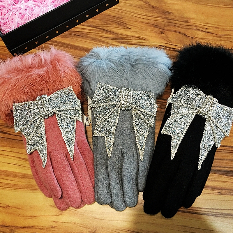 2018 Women Winter gloves Touch Screen luxury rhinestone Bowknot Fur Gloves Female Mittens Cashmere Double Warm Gloves Luva femme CJ191225, Blue;gray
2018 Women Winter gloves Touch Screen luxury rhinestone Bowknot Fur Gloves Female Mittens Cashmere Double Warm Gloves Luva femme CJ191225, Blue;gray