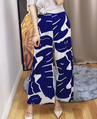 HOT SELLING miyake Thin print pleated casual pants straight pants Wide leg IN STOCK, Black
HOT SELLING miyake Thin print pleated casual pants straight pants Wide leg IN STOCK, Black