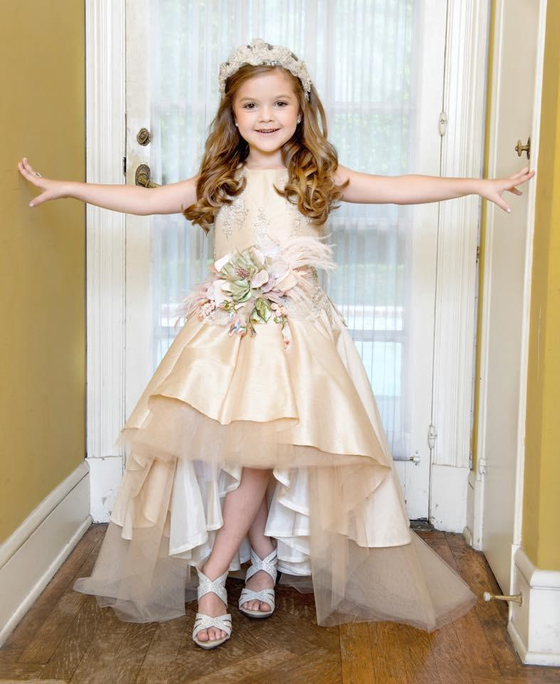Champagne Flowers Girls Dresses Jewel Lace Applique Feather Hand Made Flower Princess High Low Birthday Party Gowns Robes De Fête