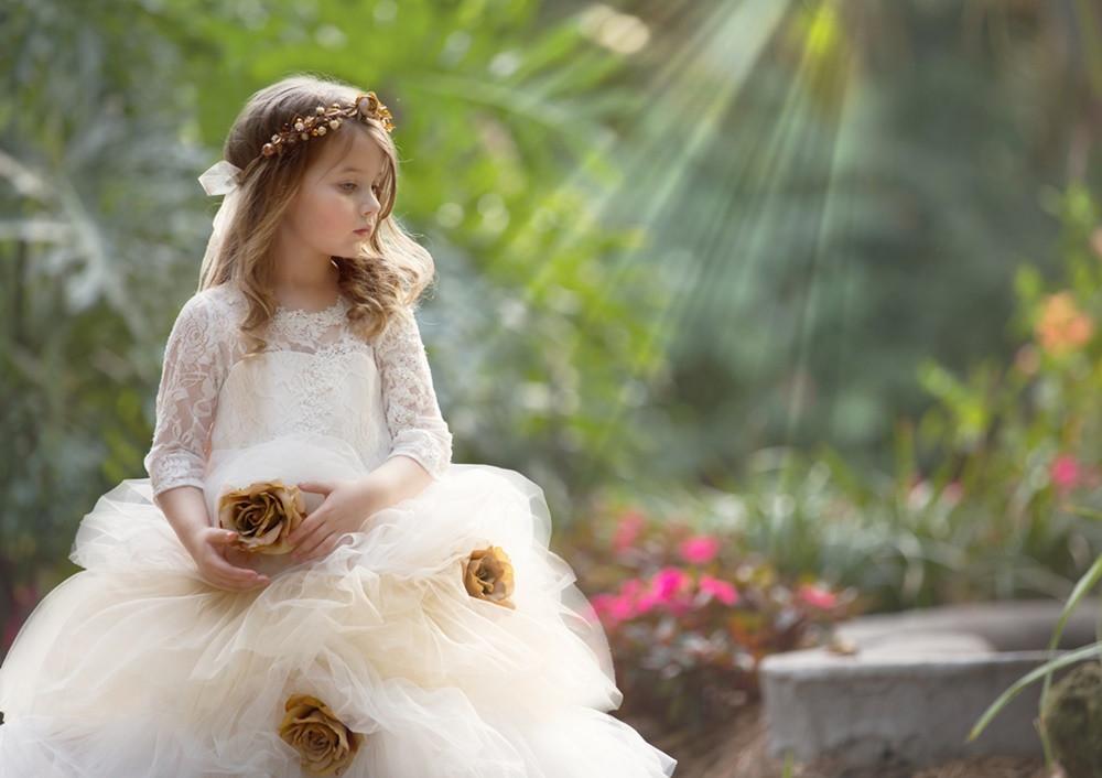 2019 Lace Flower Girl Dresses Jewel Neck Hand Made Flower First Communion Gowns Half Long Sleeves Ball Gown Girls Pageant Dresses