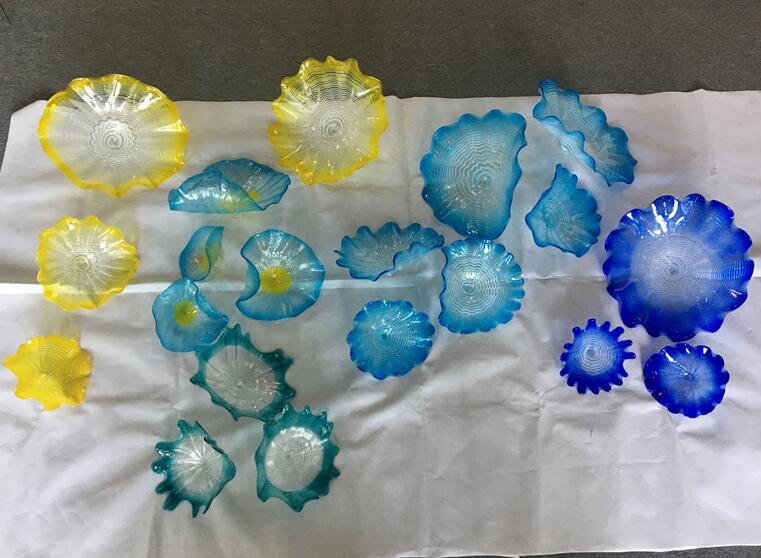 Artistic Murano Flower Plates Wall Lamps Arts Blue Yellow Shade Decorative Hand Blown Glass Hanging with Scallop Edges