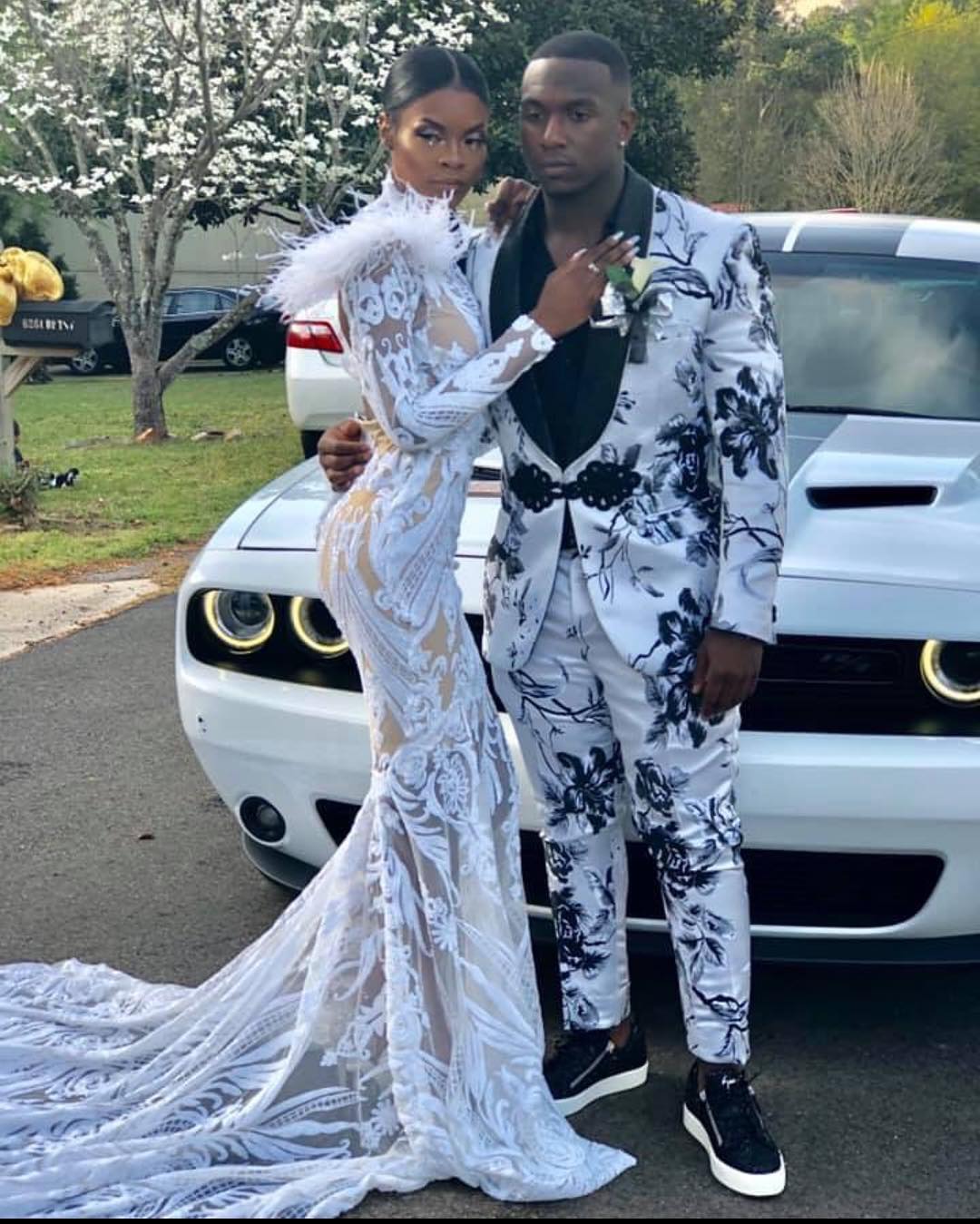 South African Mermaid Wedding Dresses High Neck Lace Feather Long Sleeve Backless Sweep Train Bridal Gowns Plus Size robe de mariée