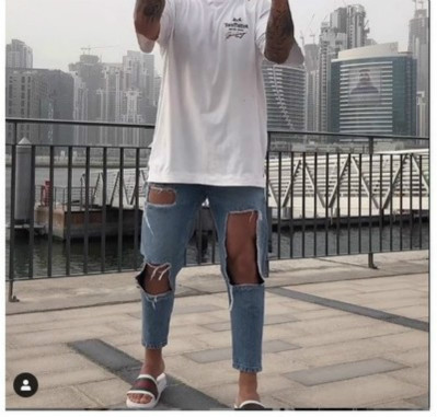 Men' Designer Jeans Big Holes Straight Leg Trousers Loose-fitting Mid-waisted Pants Funky Leg Trousers New Pants with Zipper Wholesale, Blue
Men' Designer Jeans Big Holes Straight Leg Trousers Loose-fitting Mid-waisted Pants Funky Leg Trousers New Pants with Zipper Wholesale, Blue