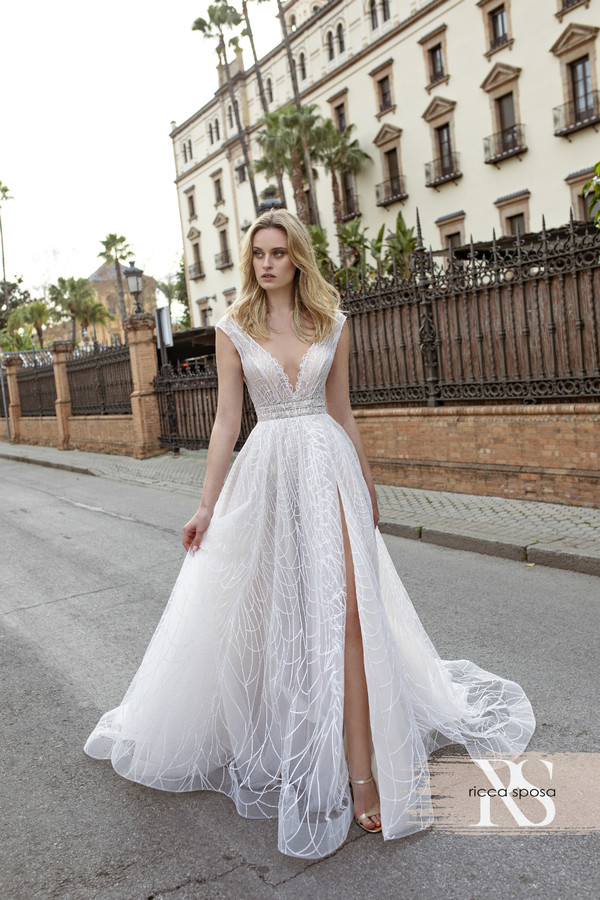 2020 Bohemian Wedding Dress With Detachable Train V Neck Sequins Beaded Bridal Gown Backless Sleeveless Ruffled High Split Robes De Mariée