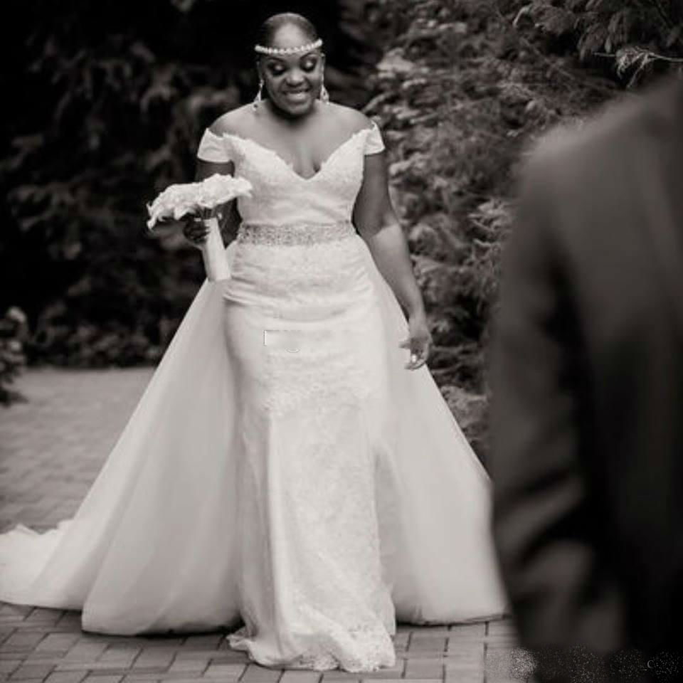 Plus Size Mermaid Wedding Dresses With Detachable Train 2019 African Lace Crystals Sweep Train Beach Wedding Dress Off Shoulder Bridal Gowns