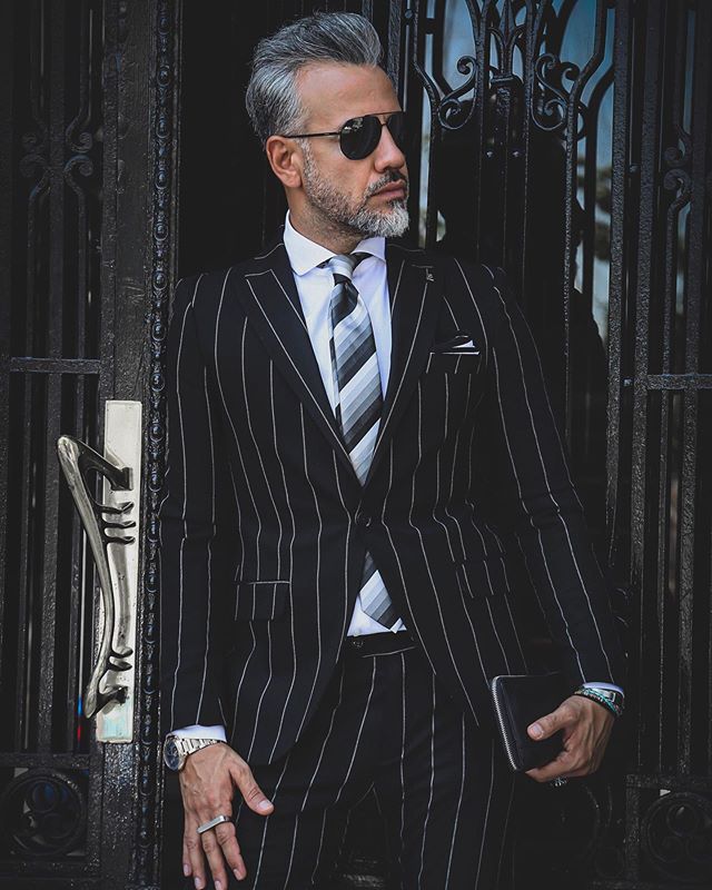 Classic Navy Stripe Men Tuxedos Groom Wedding Suits Slim Fit One Button Peaked Lapel Mens Suit 2 Pieces Coat Pants (jacket+Pants)