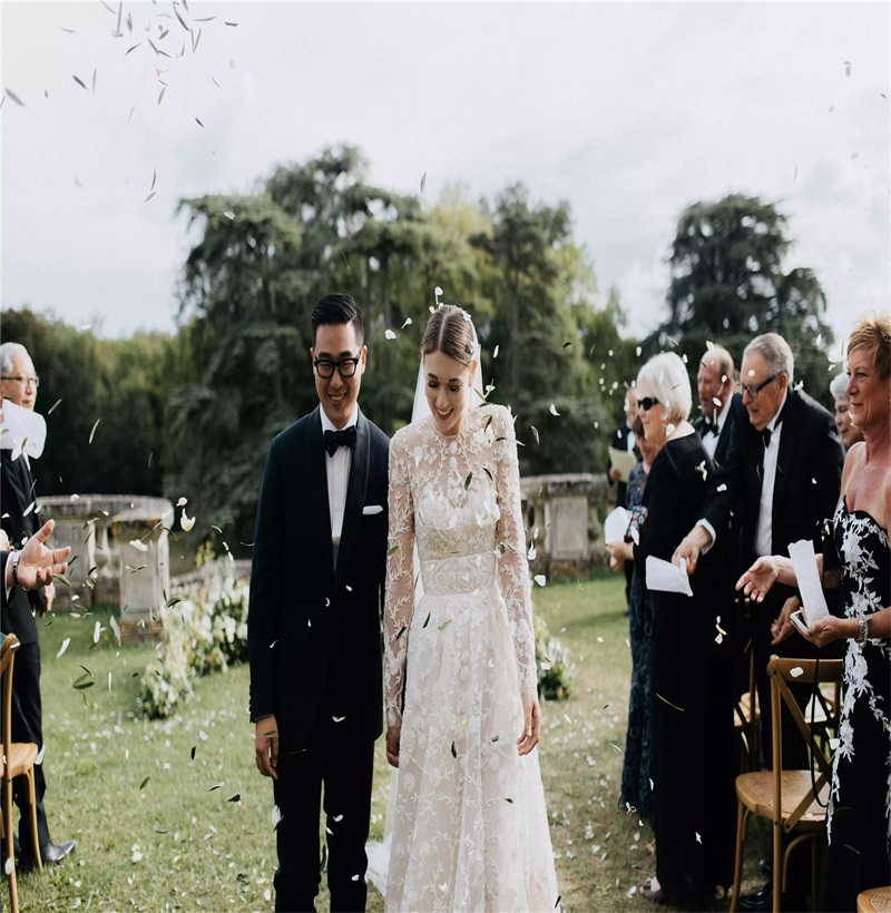 2020 Elegant A Line Wedding Dresses Appliqued Lace Jewel Long Sleeves Illusion Wedding Gown Beach Custom Made Vestidos De Novia