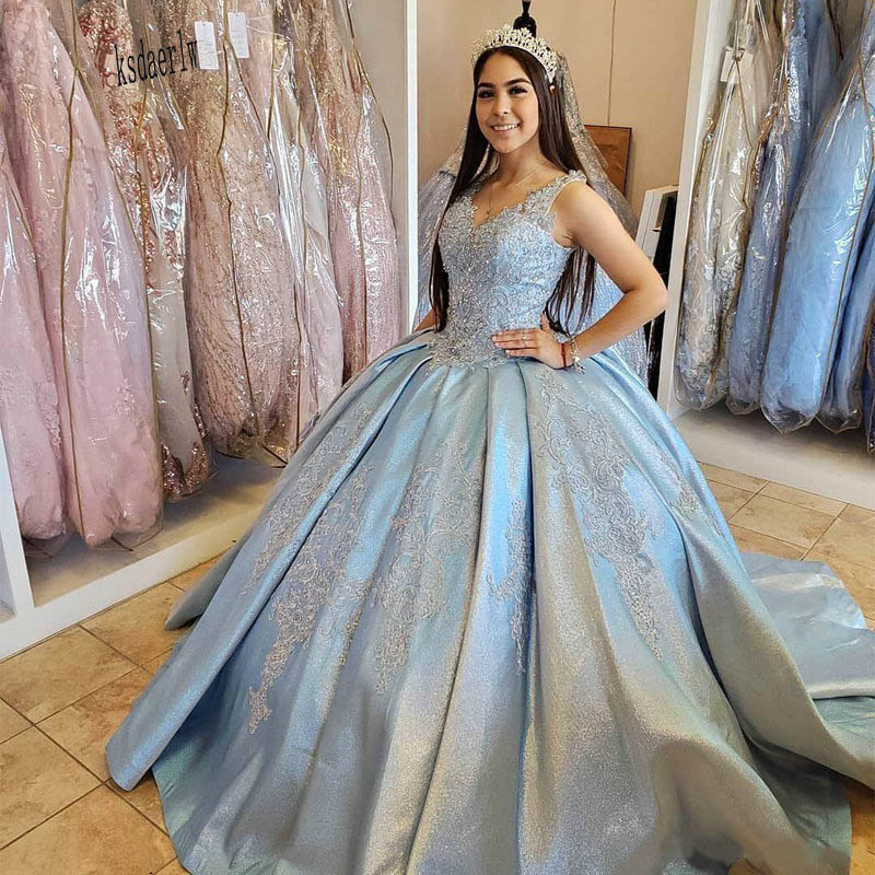 Lace Beaded Vintage Sexy Quinceanera Prom Dresses V-neck Ball Gown Satin Evening Party Sweet 16 Dress