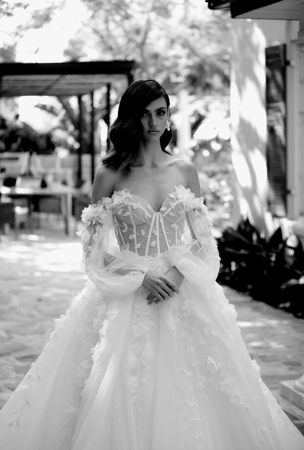 Lace Bohemian Dresses Off The Shoulder 3D Ral Appliqued A E Long Sleeve Bridal Gowns Sweep Train Boho Wedding Dress 1102