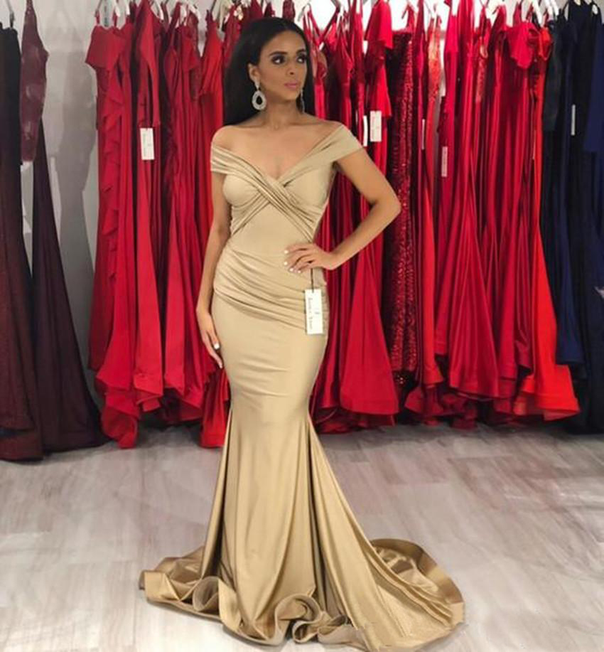 2020Champagne Mermaid Bridesmaid Dresses Off The Shoulder Satin Sweep Train Garden Country Wedding Guest Gowns Maid Of Honor Dress Plus Size