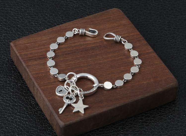 Personalized 925 sterling silver vintage jewelry antique American European hand-made designer round link bracelets with key heart star charm