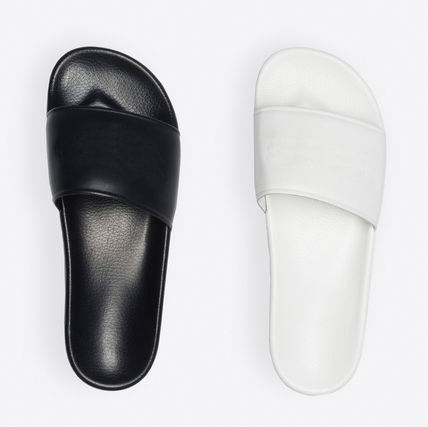 2019ss mens and womens Piscine Leather Slides flats slippers designer luxe pool rubber slip on sandals, Black with logo 
2019ss mens and womens Piscine Leather Slides flats slippers designer luxe pool rubber slip on sandals, Black with logo