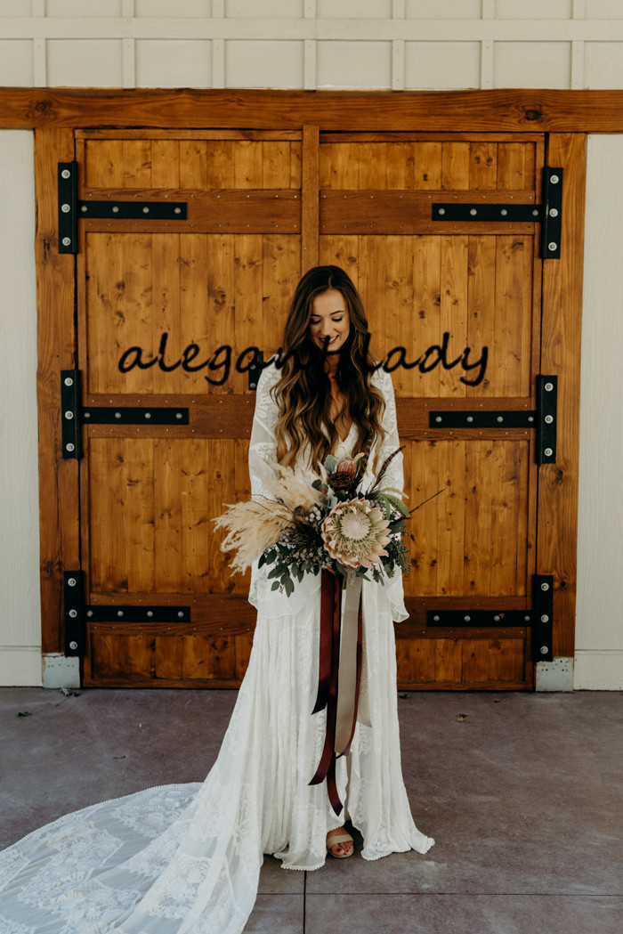 Gentle Lace boho Wedding Dresses 2020 With Deep V-neck Flare Sleeve Split Long Train Countryside Wedding Gowns Robe De Mariee