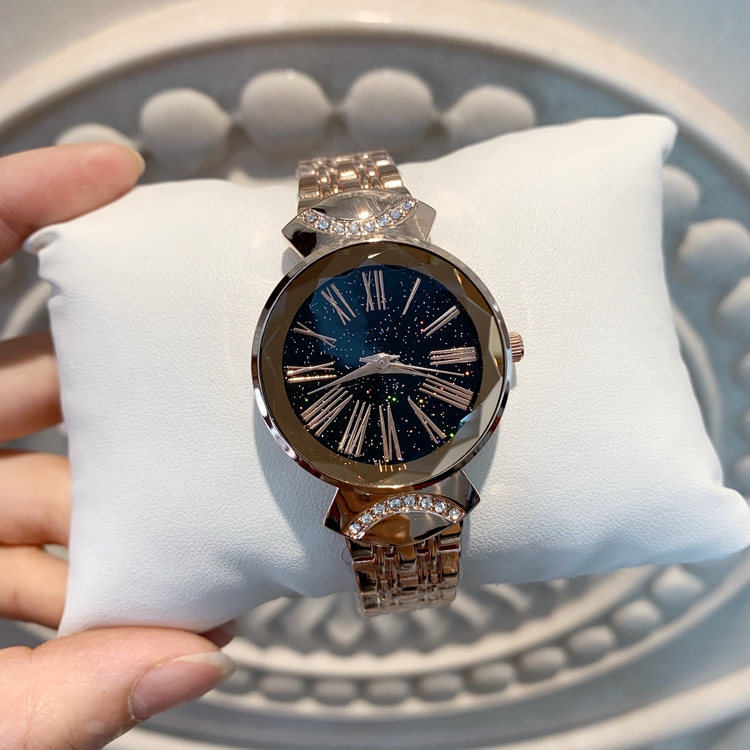 2019 Fashion Top fashion Rose gold women watch special design model Lady sexy Wristwatch Limited Edition gold bracelet Watches dropshipping, Slivery;brown 
2019 Fashion Top fashion Rose gold women watch special design model Lady sexy Wristwatch Limited Edition gold bracelet Watches dropshipping, Slivery;brown