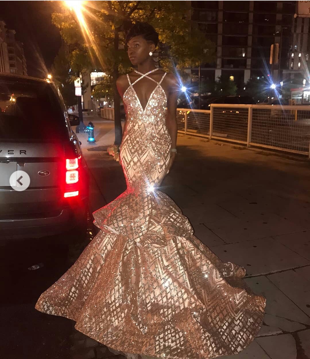 2019 Pink Mermaid Prom Dresses New Spaghetti Lace Glitter Beaded Sparkle Evening Gowns Tiered Skirts Black Girl robes de soirée