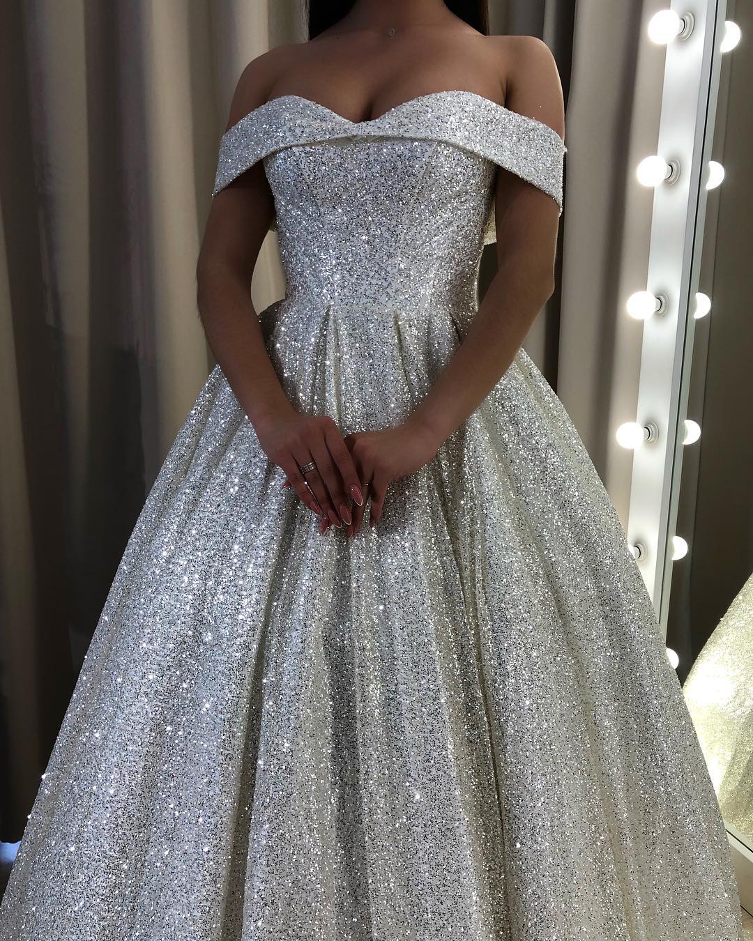 Sier Sequined Evening Dresses Ball Gown Plus Size Sexy off Shoulder Bead Prom Dress Long Formal Gowns Vestidos de Formatura