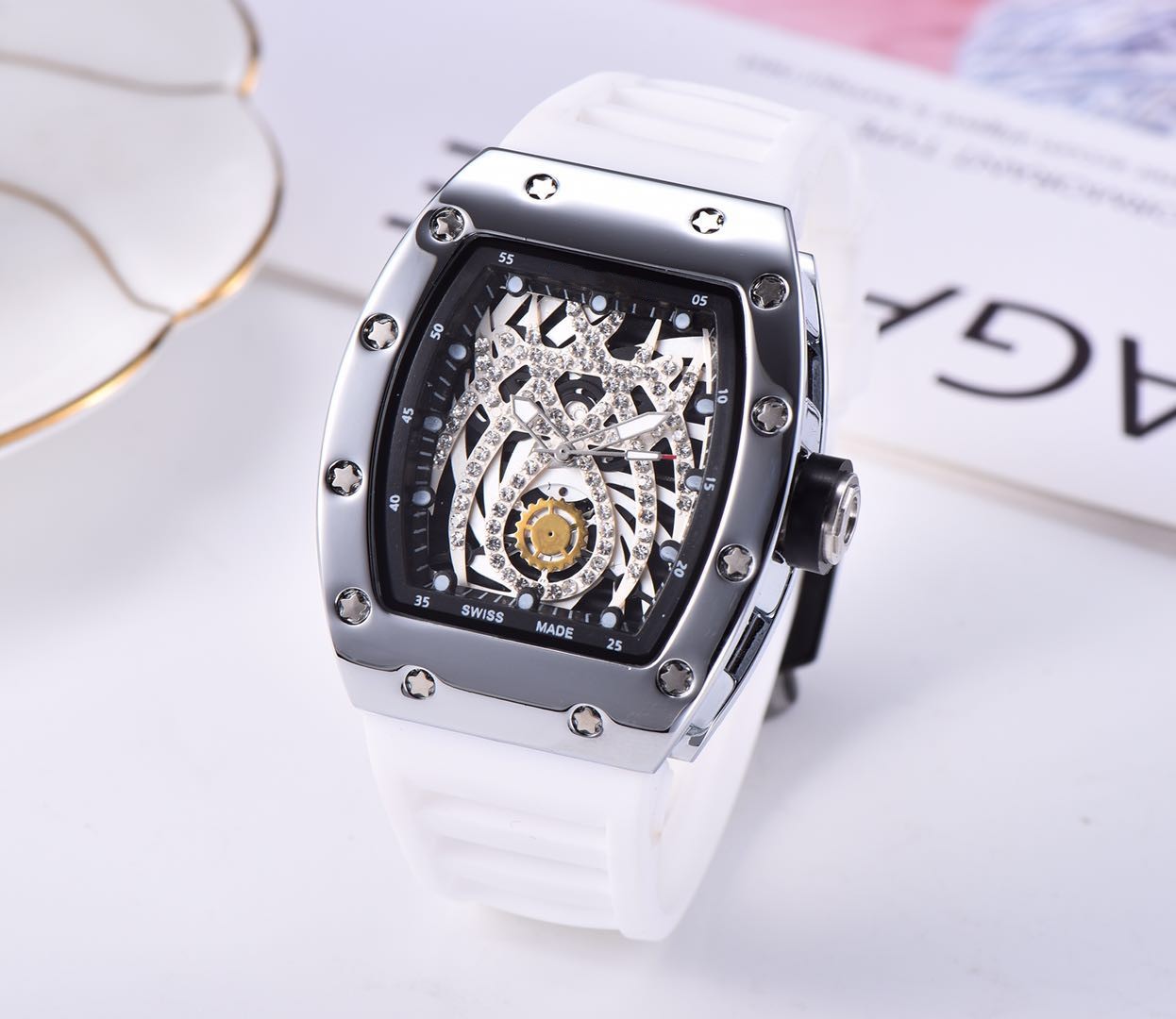 Sports Women5 New Fashion Watch Auger Set Series Retro Leisure And 2020 Watch Men Quartz Skull Ictnu, Slivery;brown
Sports Women5 New Fashion Watch Auger Set Series Retro Leisure And 2020 Watch Men Quartz Skull Ictnu, Slivery;brown