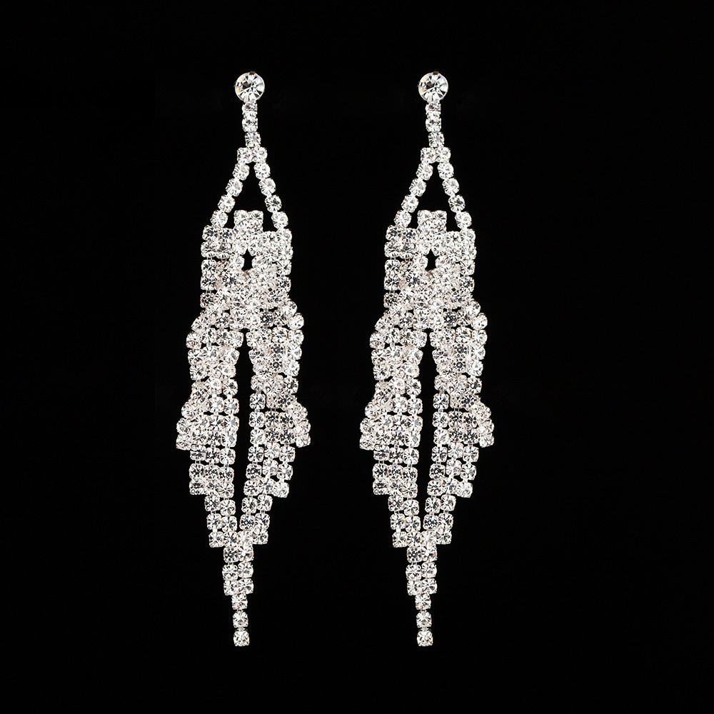 Exaggeration Earrings Long Fund Exquisite Diamond Tassels Eardrop Earring Woman Ornament Ear Nail
Exaggeration Earrings Long Fund Exquisite Diamond Tassels Eardrop Earring Woman Ornament Ear Nail