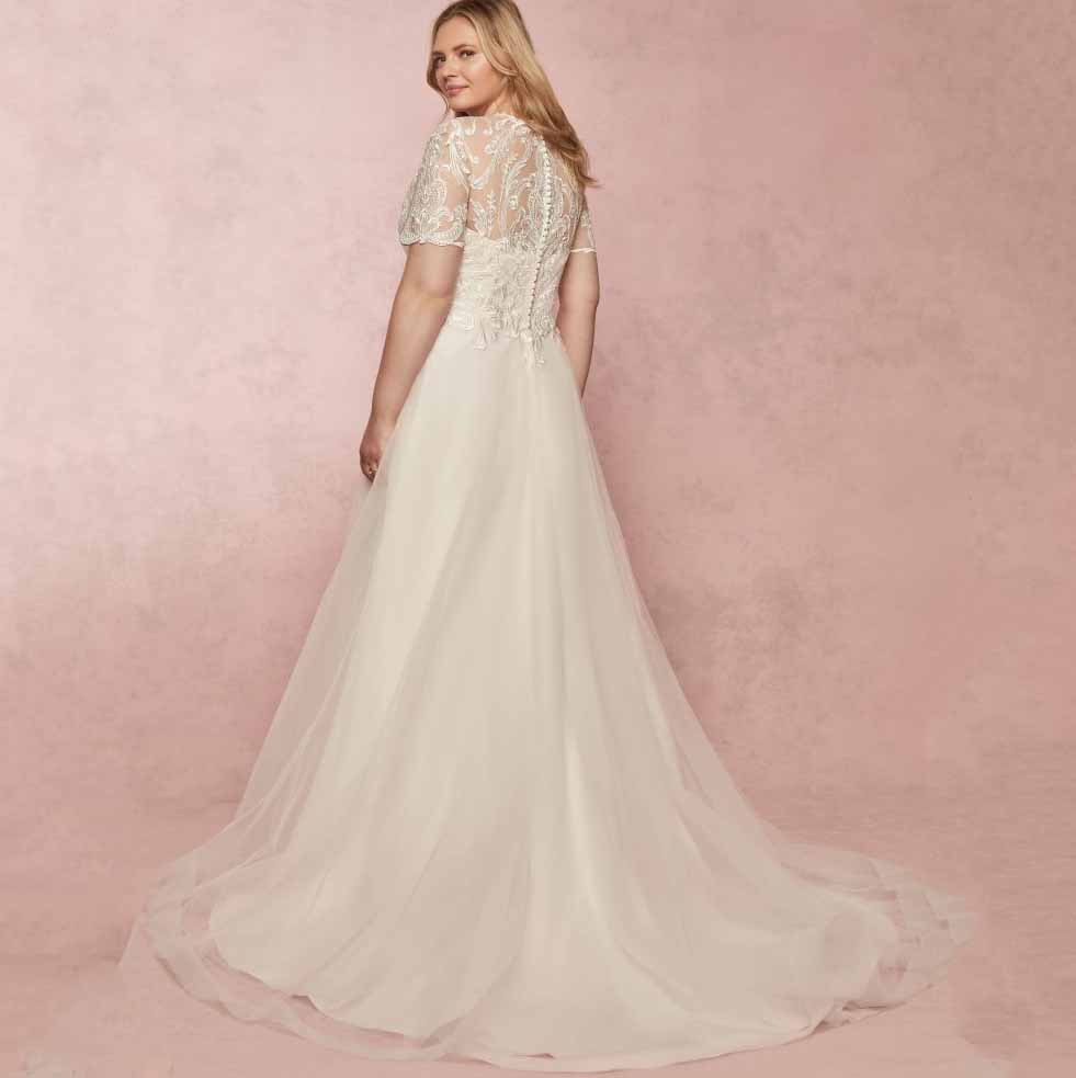 Size Stunning Plus Lace Wedding Dresses A Line Sheer Jewel Neck Bridal Gowns With Short Sleeves Sweep Train Tulle Robe De Marie