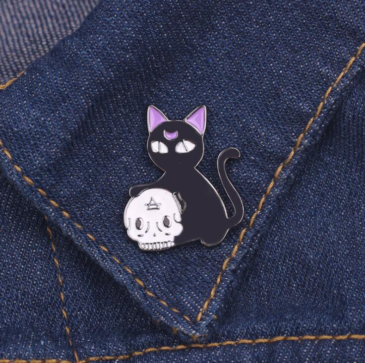 Bad Witch Needle Crystal Ball Handmade Black Cat Skull Retro Enamel Pin Brooch Badge Decorative Cowboy Halloween Jewelry