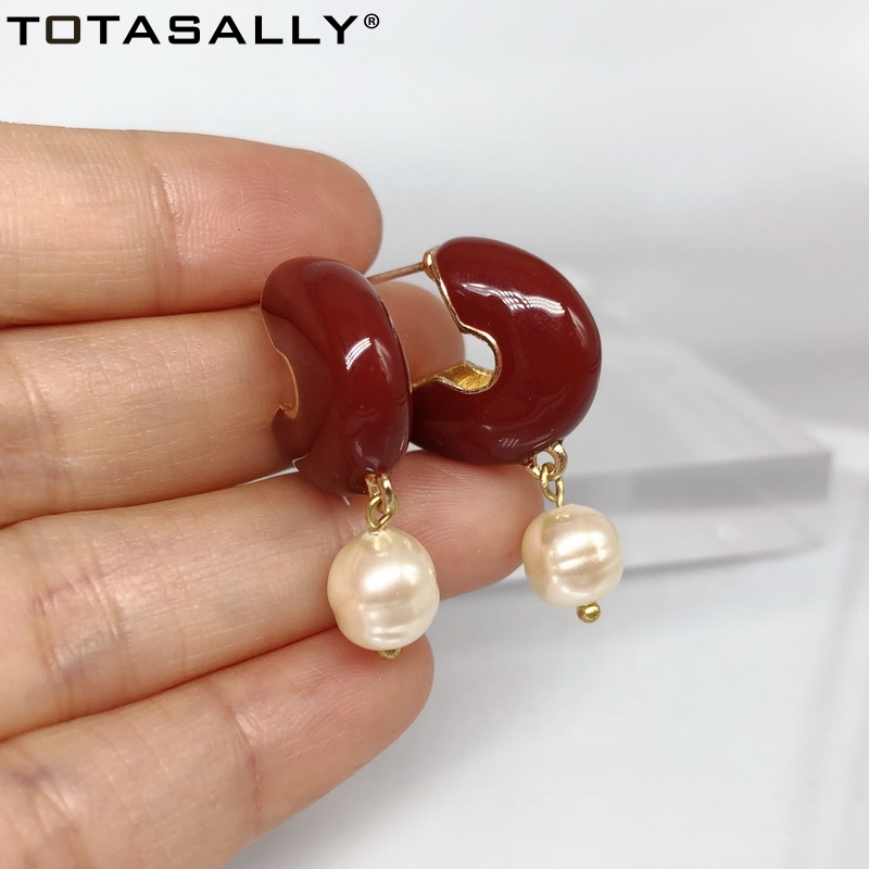 TOTASALLY New Vintage Earrings for WomenBrand Enamel C Stud Earring Statement Anti-allergy Pin Jewelry Accessories dropship
TOTASALLY New Vintage Earrings for WomenBrand Enamel C Stud Earring Statement Anti-allergy Pin Jewelry Accessories dropship