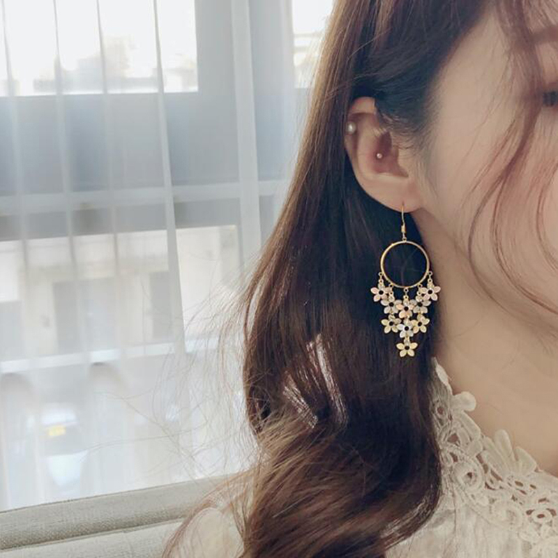 Dangle & Chandelier Tassel Earrings Circle Flower For Women Golden Girls Gift Trendy Round Alloy 1 Pairs Engagement
Dangle & Chandelier Tassel Earrings Circle Flower For Women Golden Girls Gift Trendy Round Alloy 1 Pairs Engagement