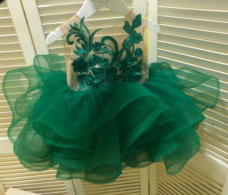Hunter Green Lace Flower Girl Dresses Tiers Tulle Ball Gown Little Girl Wedding Dresses Vintage Pageant Dresses Gowns F054