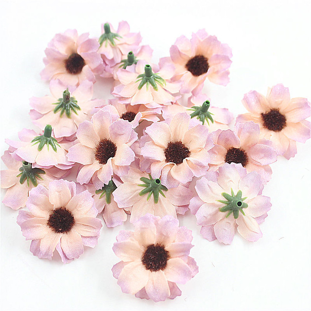 2020 50Pcs/lot 4cm Artificial Flower Daisy Heads Mini Silk Flowers for DIY Wreath Scrapbooking gift Wedding garden Decoration
2020 50Pcs/lot 4cm Artificial Flower Daisy Heads Mini Silk Flowers for DIY Wreath Scrapbooking gift Wedding garden Decoration