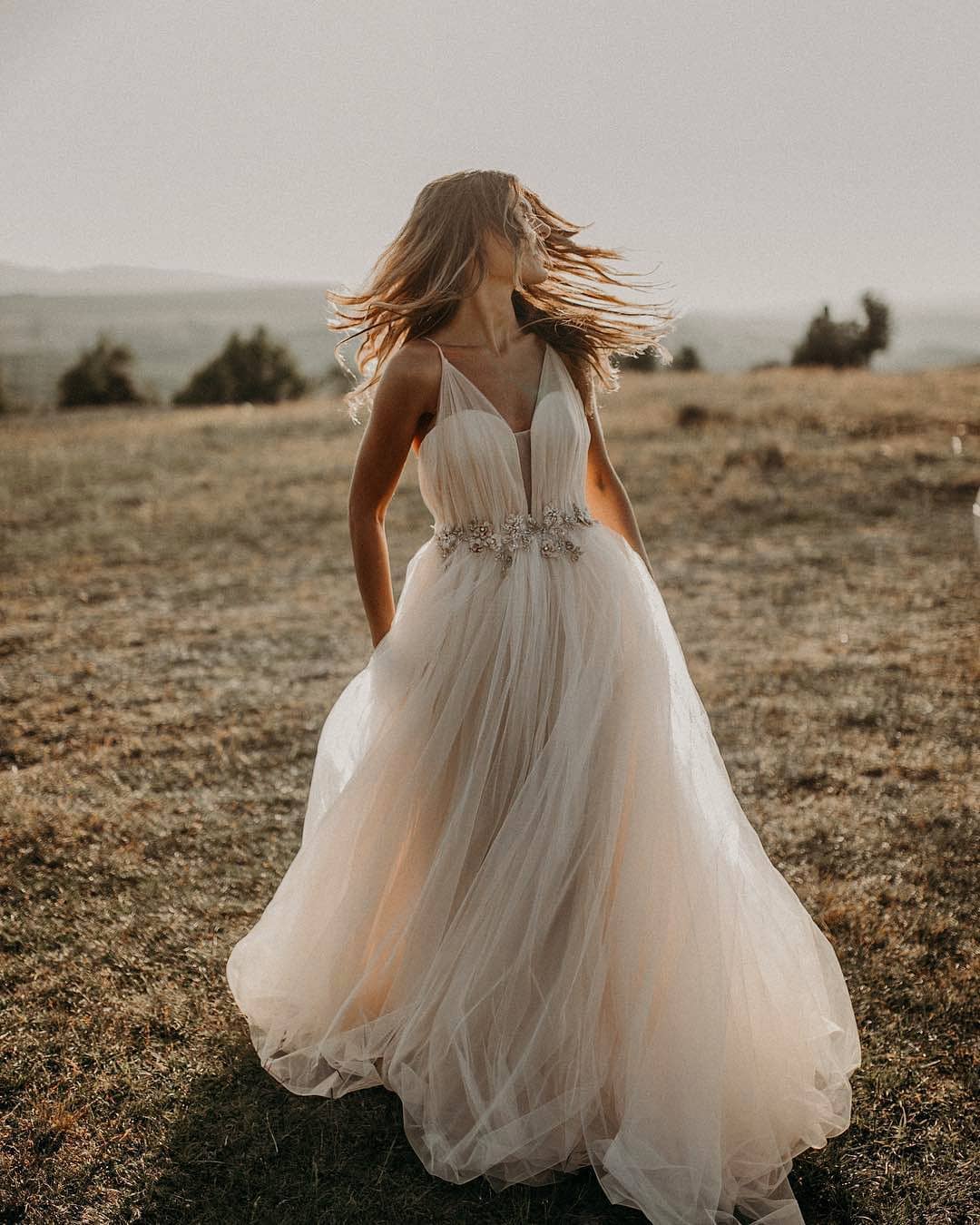 2019 Newest Bohemian A Line Wedding Dresses V Neck Peplum Appliques Beach Plus Size Bridal Gowns Boho Chic Vestido De Festa