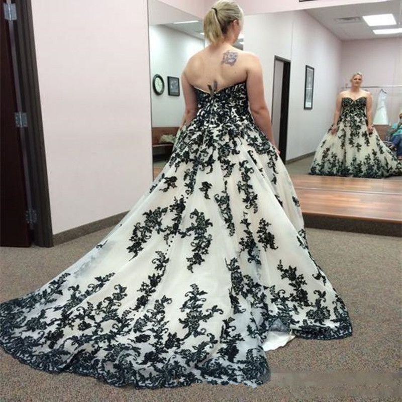 Sweetheart Plus Ball Size Gown Wedding Dresses Gothic Black Lace Appliqued Backless Vestidos De Novia Sweep Train Boho Garden Tulle A e Bridal Gowns A