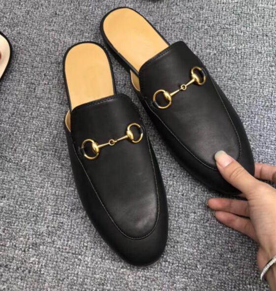 Leather slippers soft cowhide Lazy women shoes Metal buckle beach slippers Mules Princetown Classic slippers Size 35-42, A1
Leather slippers soft cowhide Lazy women shoes Metal buckle beach slippers Mules Princetown Classic slippers Size 35-42, A1