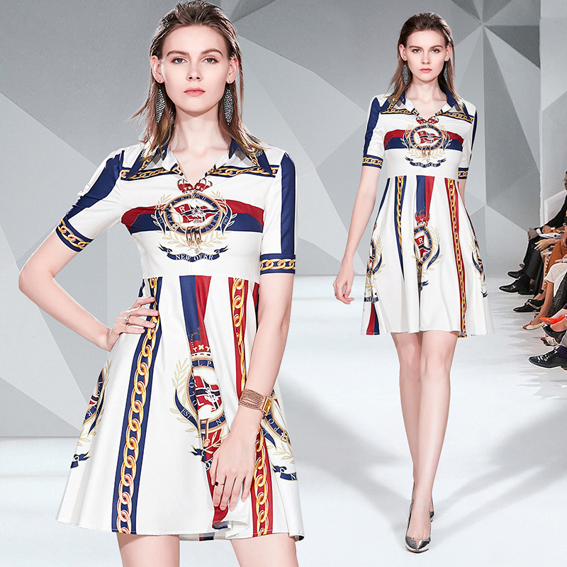 2021 Luxury Runway Floral Printed Dress Women Fashion Designer Short Sleeve Office Lapel Slim Elegant A-Line Pleated Dresses Summer Autumn S, Black;gray
2021 Luxury Runway Floral Printed Dress Women Fashion Designer Short Sleeve Office Lapel Slim Elegant A-Line Pleated Dresses Summer Autumn S, Black;gray