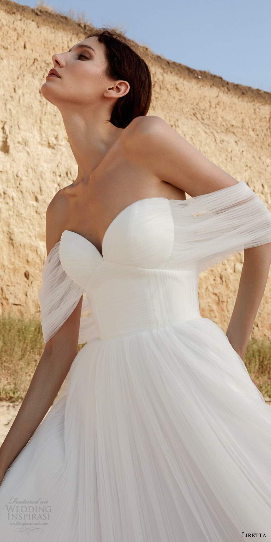 New Beach Tulle Wedding Dresses Sexy Off Shoulder Ruffles Short Sleeve Bridal Gowns Backless Summer Sweep Train Wedding Dress