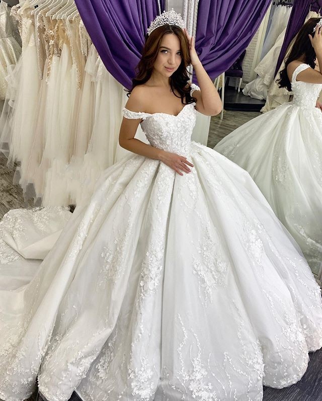 Charming Full Lace Ball Gowns Wedding Dresses Elegant Off Shoulder Bridal Gowns Handmade 3D Flower Dubai Arabic Wedding Dress