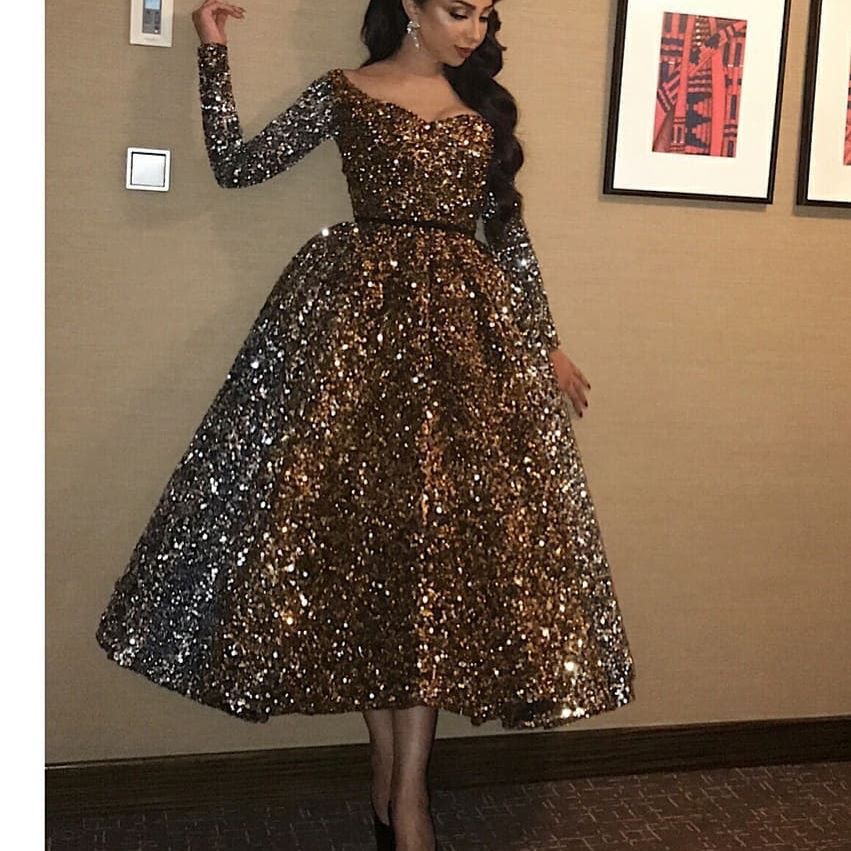 2020 Sparkly Tea Length Prom Dresses A Line Ruffles V Neck Sequins Luxury Evening Dress Long Sleeve Arabic Formal Gowns Party Wear