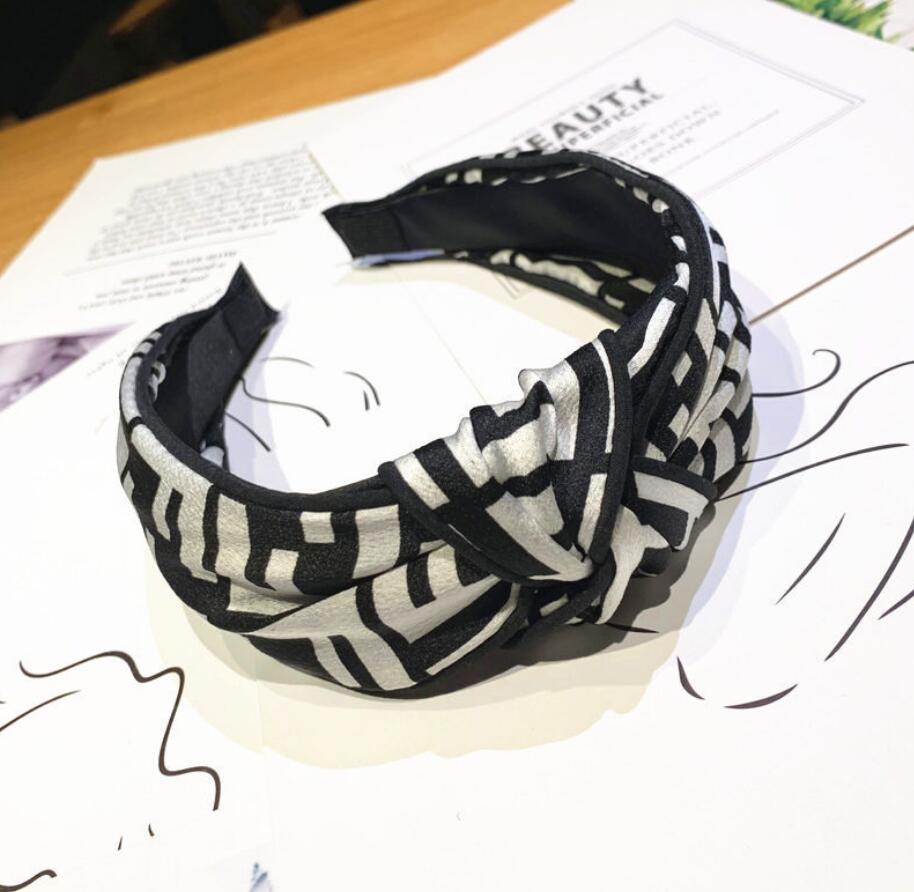 2020 HOT sell Letter Designer Elastic Headband for Women and Men Fashion Famous Brand Hair bands For Women Girl Retro Turban Headwraps Gifts
2020 HOT sell Letter Designer Elastic Headband for Women and Men Fashion Famous Brand Hair bands For Women Girl Retro Turban Headwraps Gifts