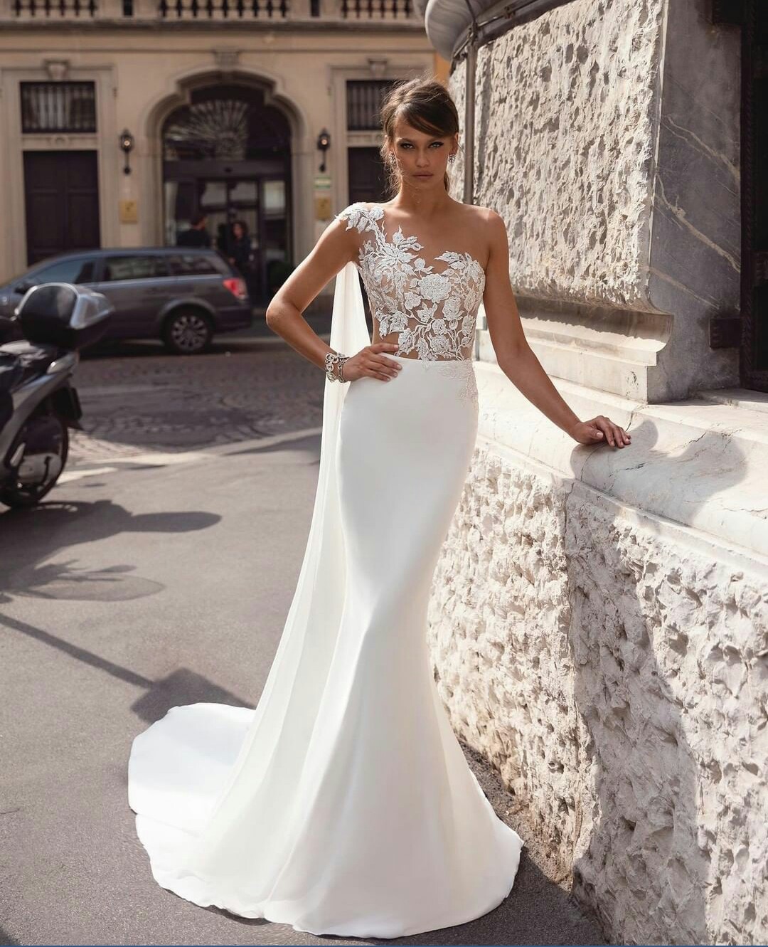 Julie Vino Wedding Dresses 2020 Lace Appliqued Elastic Satin Illusion Bodice Mermaid Wedding Dress Sweep Train New Abiti Da Sposa