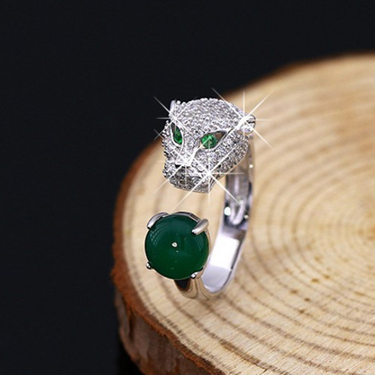 2020 fashion personality alternative leopard head micro inlaid green zircon ring silver open ring women's and men's ring
2020 fashion personality alternative leopard head micro inlaid green zircon ring silver open ring women's and men's ring
