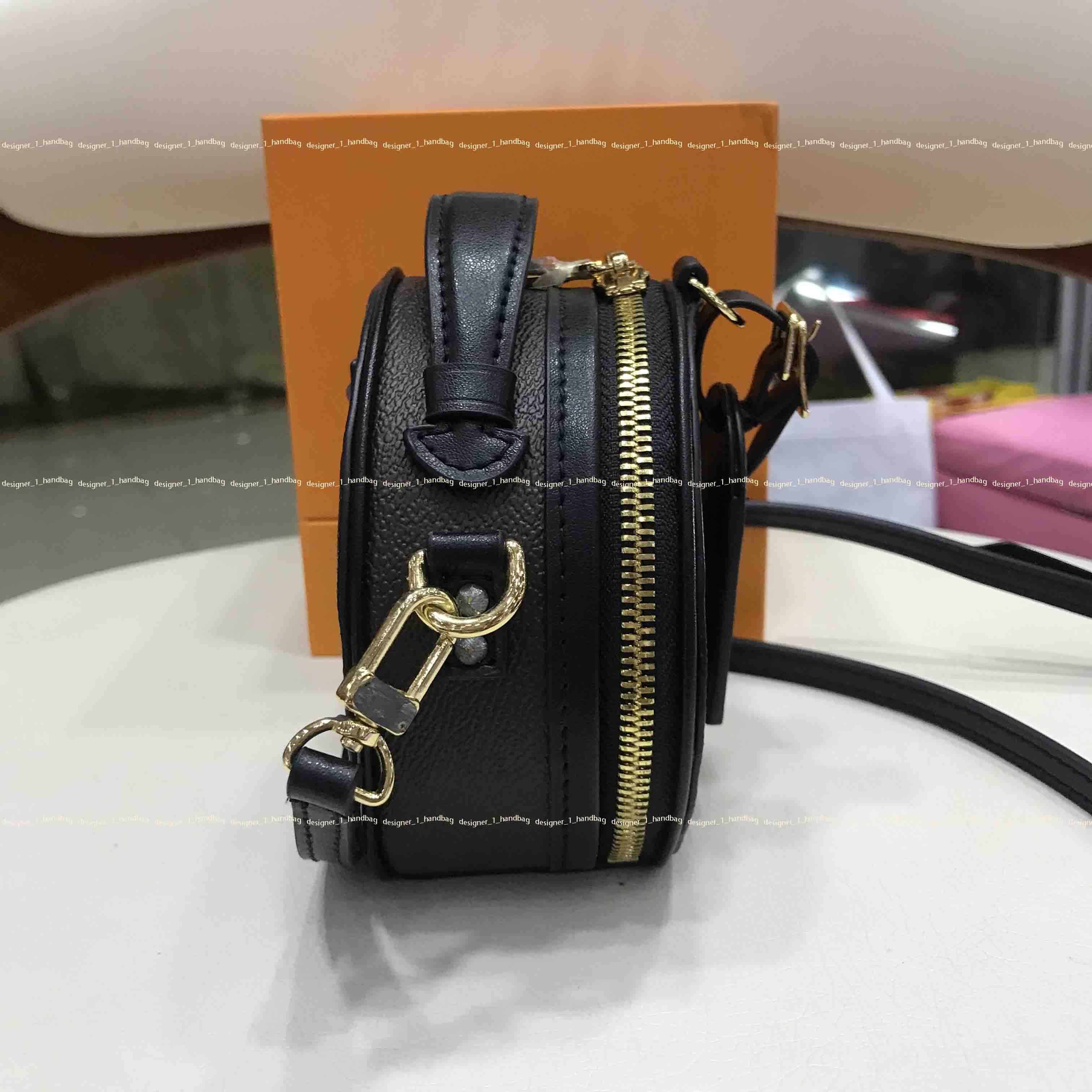 Classic fashion lipstick bag exquisite round shoulder bag can be used as a waist bag ins party mini bayswater handbag With box, Black
Classic fashion lipstick bag exquisite round shoulder bag can be used as a waist bag ins party mini bayswater handbag With box, Black