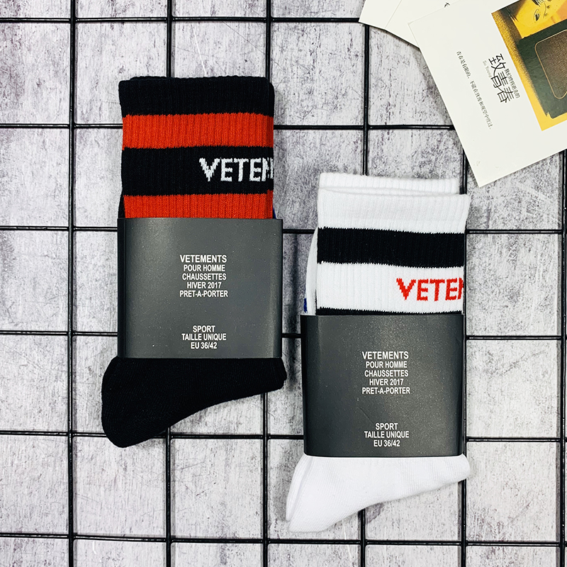 VET Tide Designer Socks Men and Women Hip-hop Street Stripes In the Tube Anti-skid Board Sports Socks, White
VET Tide Designer Socks Men and Women Hip-hop Street Stripes In the Tube Anti-skid Board Sports Socks, White